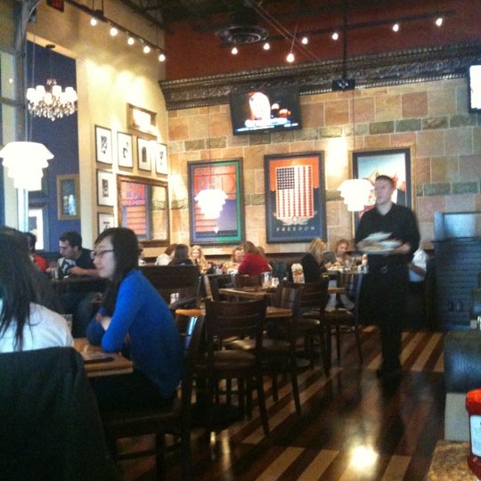 รูปภาพถ่ายที่ BJ&#39;s Restaurant &amp; Brewhouse โดย Kathleen S. เมื่อ 1/4/2011