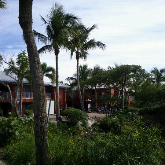 Photo taken at Sanibel Island Beach Resort by Kristy Y. on 1/5/2012