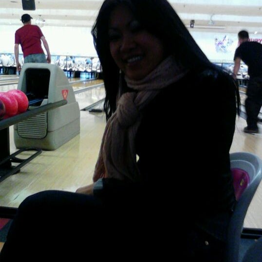 Photo taken at Waveland Bowl by Pao on 1/2/2012