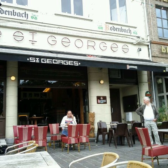 9/13/2011 tarihinde Louis H.ziyaretçi tarafından Café St. Georges'de çekilen fotoğraf