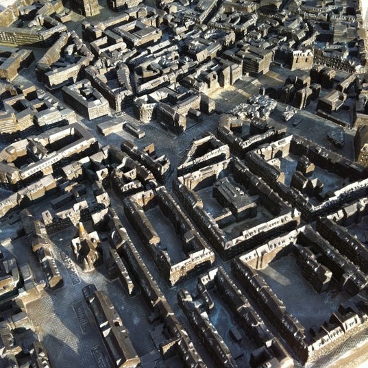 Historisches Fünfeck Wiesbaden Platz in Zentrum