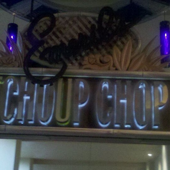 Foto diambil di Emeril&#39;s Tchoup Chop oleh Steven P. pada 10/11/2011