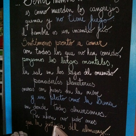 7/4/2012 tarihinde Sonia Paz G.ziyaretçi tarafından Mercatelli Pizza y Pasta'de çekilen fotoğraf