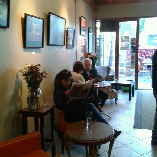 Photo taken at Coffee Moss Eisley by Efrain V. on 7/12/2012