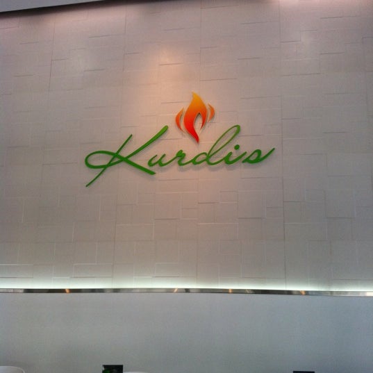 รูปภาพถ่ายที่ Kurdi&#39;s Fresh Mediterranean Grill โดย Chris S. เมื่อ 10/1/2011