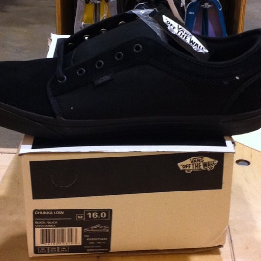 vans valley plaza