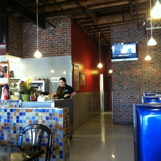 Foto tirada no(a) AJ&#39;s Burgers por polly k. em 11/2/2011