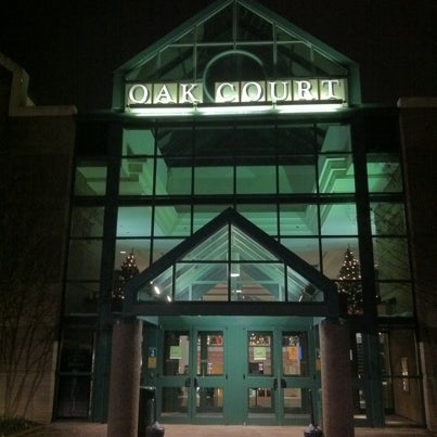 Das Foto wurde bei Oak Court Mall von Anthony C. am 12/22/2010 aufgenommen