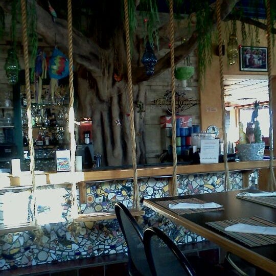 10/22/2011 tarihinde Bobbie L.ziyaretçi tarafından Beanies Mexican Restaurant'de çekilen fotoğraf