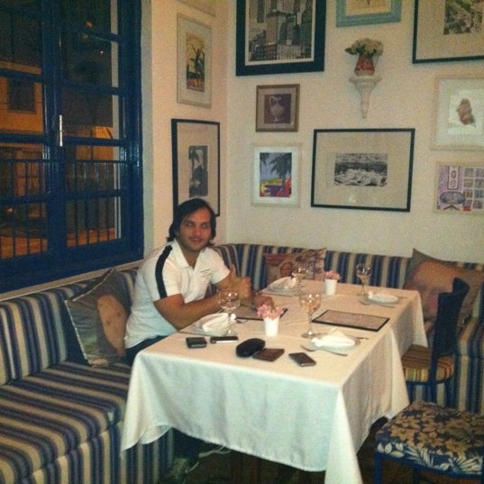 Photo taken at Restaurante Capim by Paulo Henrique on 8/8/2011