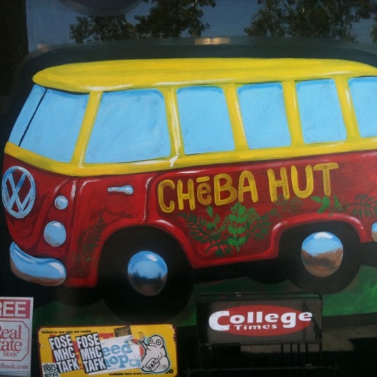 รูปภาพถ่ายที่ Cheba Hut Toasted Subs โดย Luisiana G. เมื่อ 8/9/2011