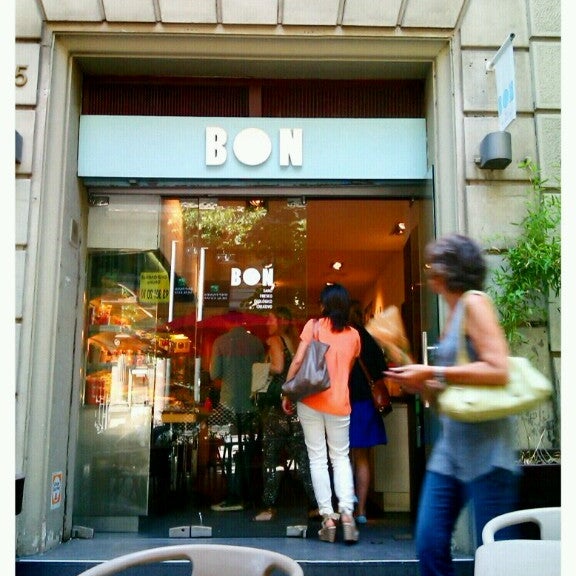 Foto tirada no(a) BON por Andrea F. em 7/20/2012