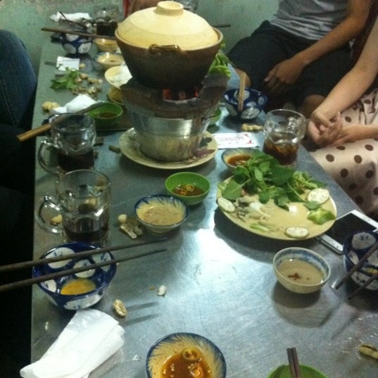 Lẩu Đuôi Bò B112 Bạch Đằng - Rumah Makan di Ho Chi Minh