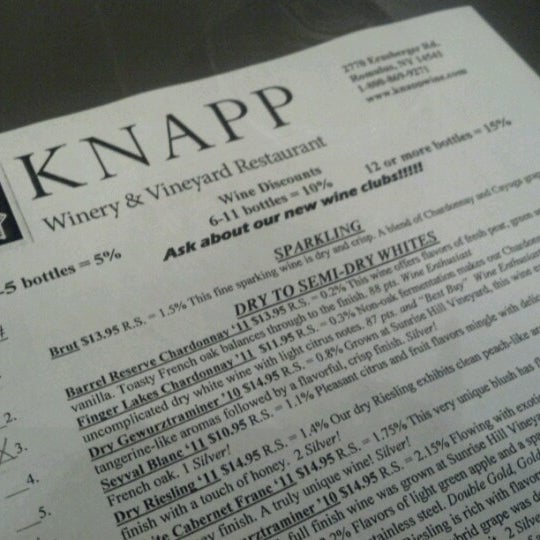 Foto diambil di Knapp Winery &amp; Vineyard Restaurant oleh Anthea T. pada 7/16/2012
