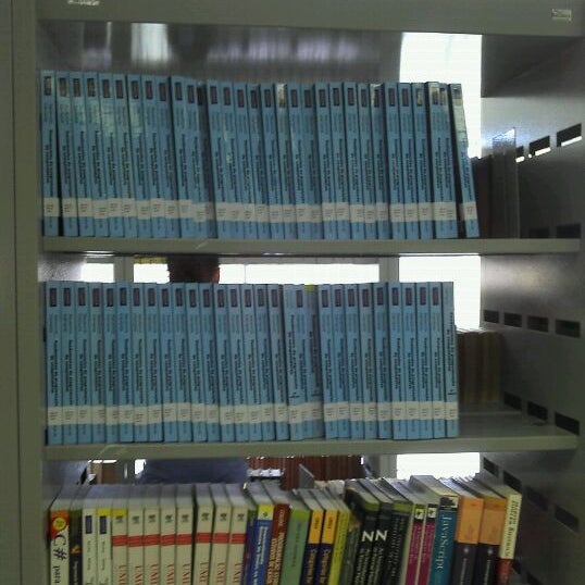 Photo taken at BCZM - Biblioteca Central Zila Mamede by Elbinha F. on 10/10/2011