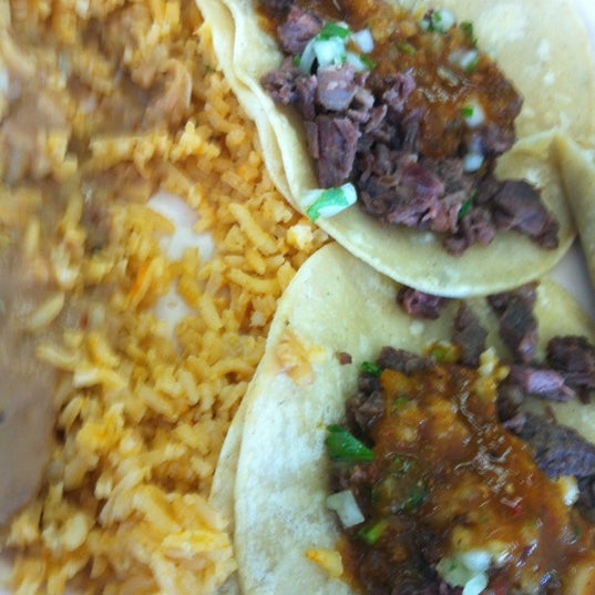 1/13/2012 tarihinde Scott T.ziyaretçi tarafından El Taco De Mexico'de çekilen fotoğraf