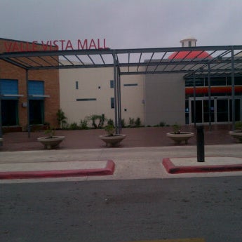 Foto tomada en Valle Vista Mall  por Javier A. el 1/23/2012