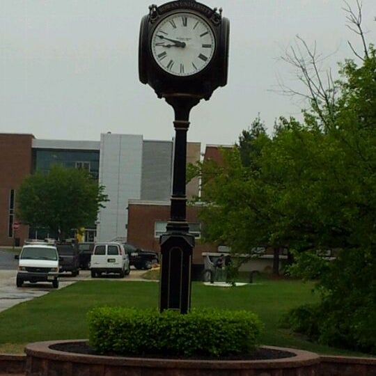 Tom s clock is big. Tom s clock is big