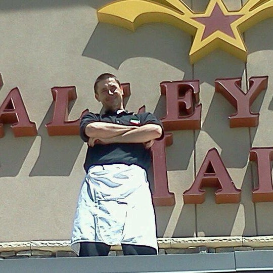 Das Foto wurde bei Valley View Mall von the Batman am 8/30/2011 aufgenommen