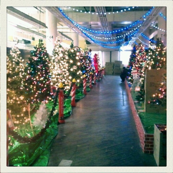 Kindy's Christmas Factory Outlet  Arts & Crafts Store in South