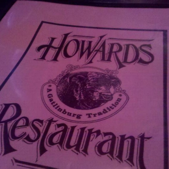 Снимок сделан в Howard&#39;s Steak House пользователем Tia H. 10/22/2011