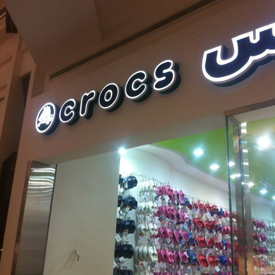 crocs near me directions