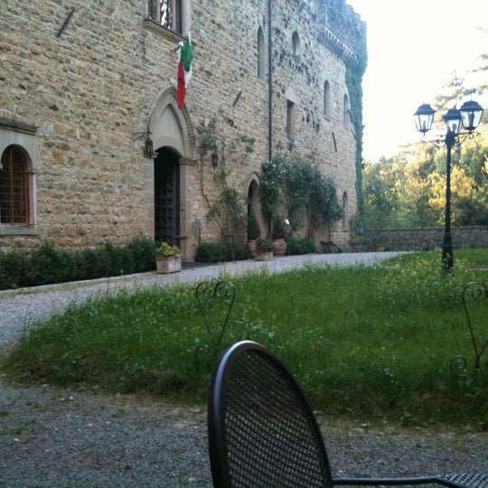 Foto tomada en Castello dell&#39;Oscano  por Maurizio B. el 5/29/2011
