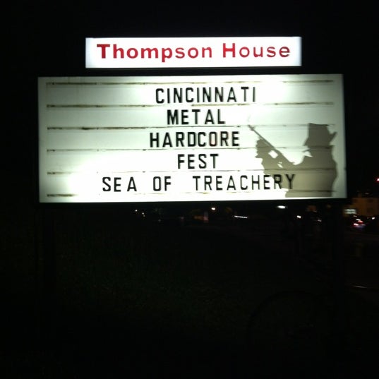 รูปภาพถ่ายที่ Thompson House โดย Sara B. เมื่อ 6/3/2012