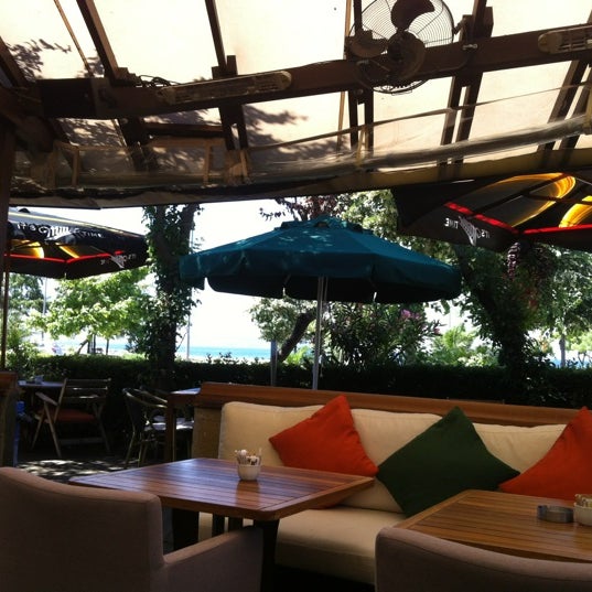 Foto diambil di Suadiye Cafe oleh Giray O. pada 6/19/2012