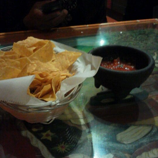 Das Foto wurde bei Hacienda Mexican Grill von Jermaine(IonceWasAking) T. am 1/29/2012 aufgenommen