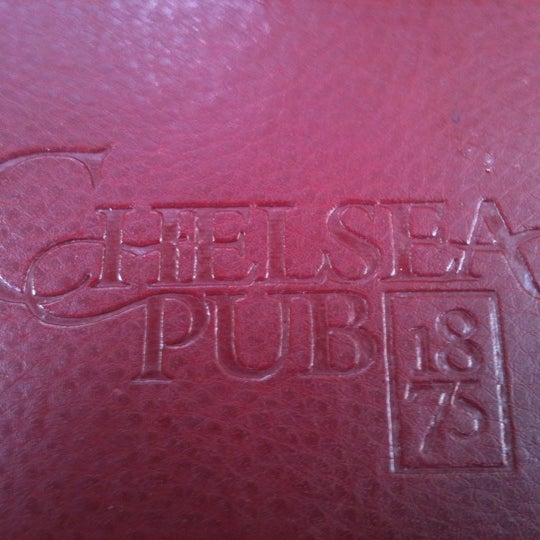 Foto scattata a Chelsea Pub da LeSombre il 7/16/2012