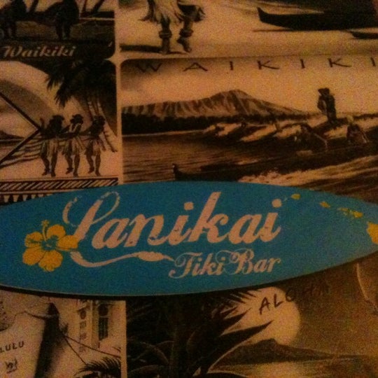 รูปภาพถ่ายที่ Lanikai Tiki Bar โดย Lu F. เมื่อ 4/18/2012