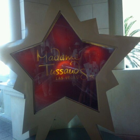 Photo taken at Madame Tussauds Las Vegas by Iris Z. on 10/29/2011
