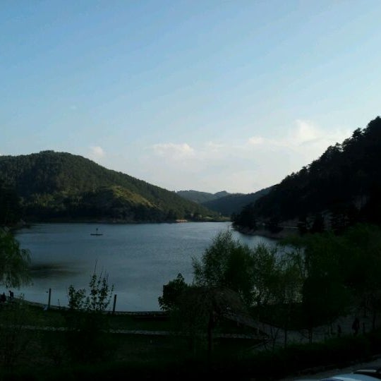 Foto scattata a Sünnet Gölü Doğal Yaşam Hoteli da Birsen Y. il 5/5/2012