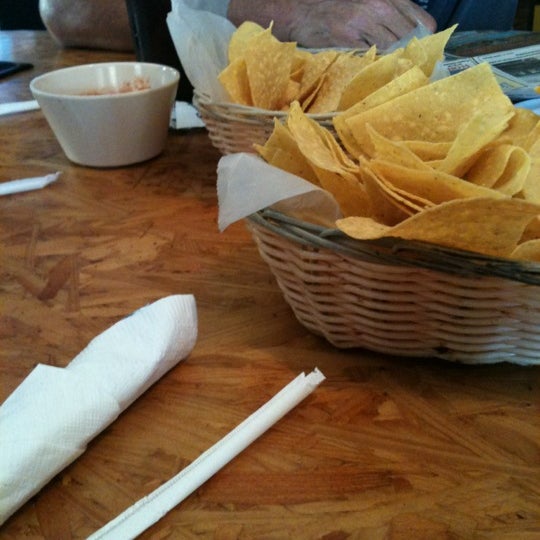 Foto scattata a Pancho&#39;s Villa Mexican Restaurant da Amandolyn H. il 5/5/2012