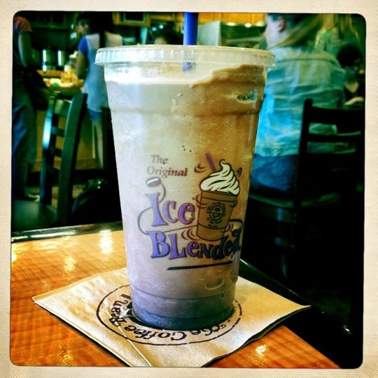Photo taken at The Coffee Bean &amp; Tea Leaf by Andrew J. on 6/11/2012