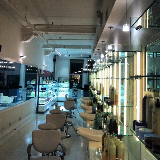 5/12/2012 tarihinde Dani B.ziyaretçi tarafından Asanda Aveda Spa Lounge'de çekilen fotoğraf