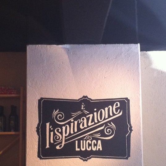 รูปภาพถ่ายที่ Lucca Fratelli โดย ᴡ A. เมื่อ 4/13/2012
