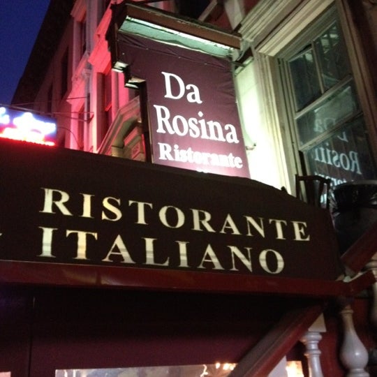 Снимок сделан в Da Rosina Ristorante Italiano пользователем Rod C. 3/22/2012