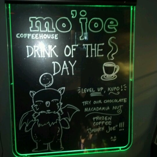Foto diambil di Mo&#39;Joe Coffee House oleh Benjamin C. pada 8/22/2012