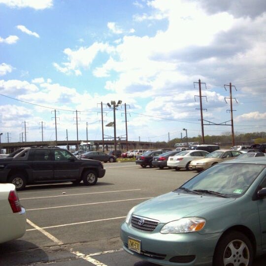 Паркинг 112. Муниципальные парковки в казани. Паркинг 112. Парковка казань. Промышленные секционные ворота hormann.