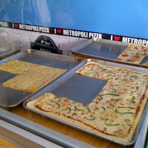 Das Foto wurde bei Pizza Metropoli von Juan Leobardo S. am 8/22/2012 aufgenommen