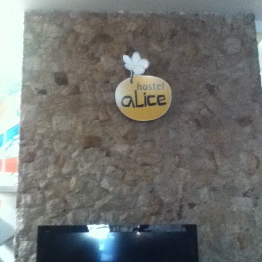 รูปภาพถ่ายที่ Hostel Alice โดย Carol Q. เมื่อ 8/31/2012
