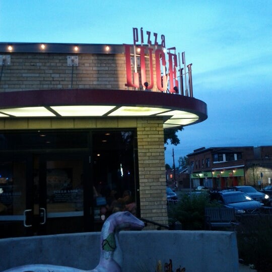 9/13/2012 tarihinde Jehrid H.ziyaretçi tarafından Pizza Luce'de çekilen fotoğraf