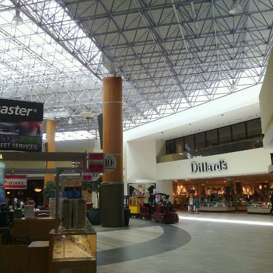 Foto diambil di Orange Park Mall oleh Gabriel V. pada 7/18/2012
