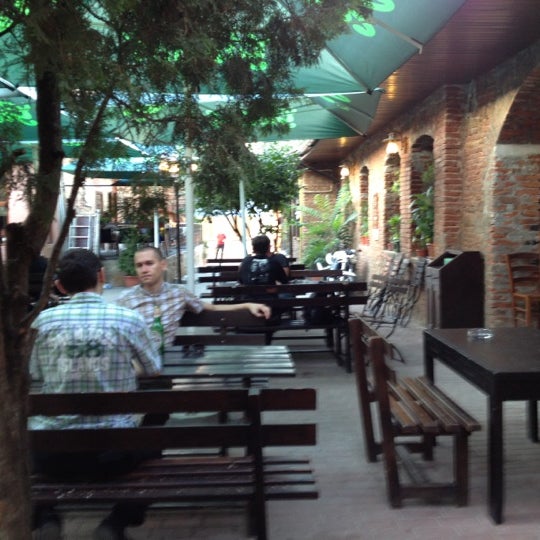 8/31/2012 tarihinde Christopher I.ziyaretçi tarafından Café Bulgakov'de çekilen fotoğraf