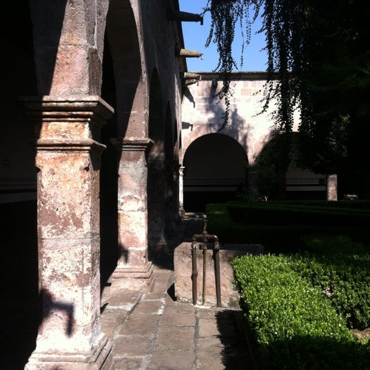 6/6/2012 tarihinde Manuel C.ziyaretçi tarafından Conservatorio de las Rosas'de çekilen fotoğraf