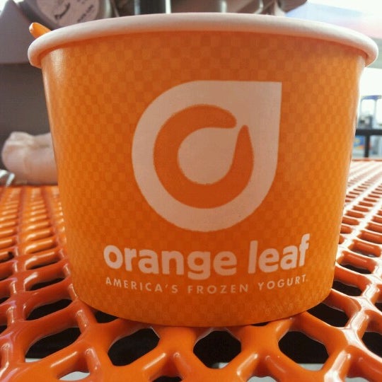 Foto tirada no(a) Orange Leaf Frozen Yogurt por Jordan G. em 9/9/2012