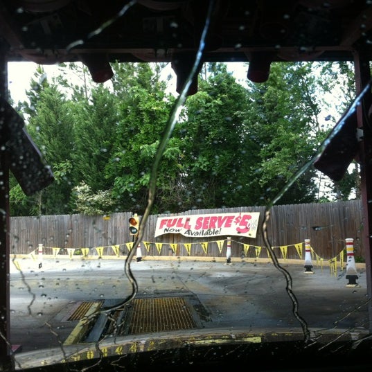 Marietta Express Car Wash Marietta'da Araba Yıkama ve Detay