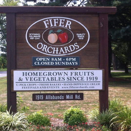 รูปภาพถ่ายที่ Fifer Orchards Farm and Country Store โดย Will G. เมื่อ 7/28/2012